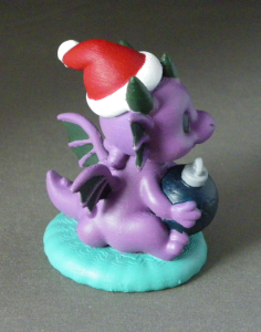 3D Prints - Draak met Kerstbal 1 - Geschilderd